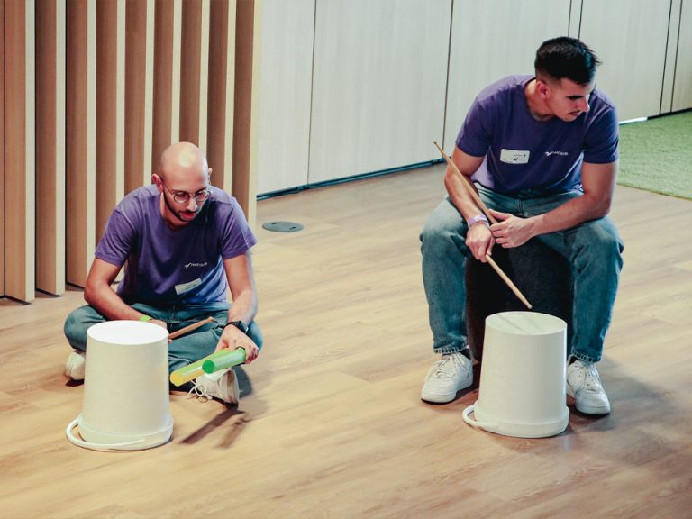 Team-Buildings-Drumming-Up-Indoor-Comunicação-Espírito-de-Equipa-Criatividade-Música-0