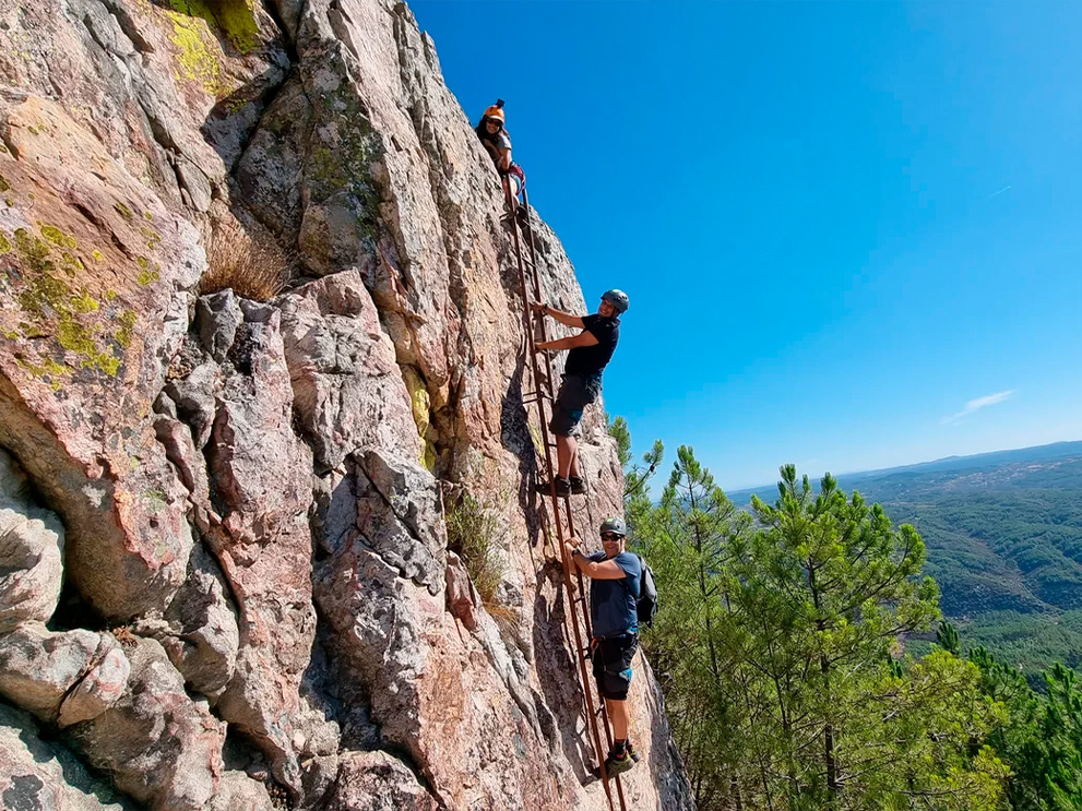 Teambuildings-Vias Ferratas-Outdoor-Aventura-1